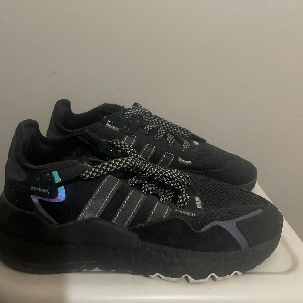 Adidas shoes size 5 kids (7 women)